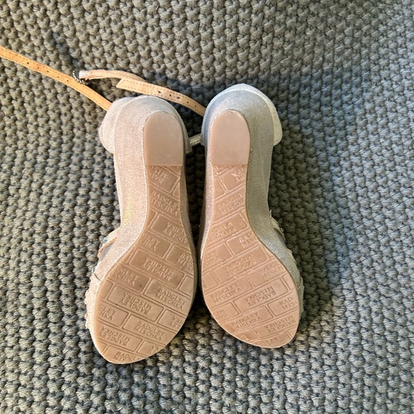 BADGLEY mischka girls wedge sandals with ankle strap. Size 12 - Picture 4 of 4